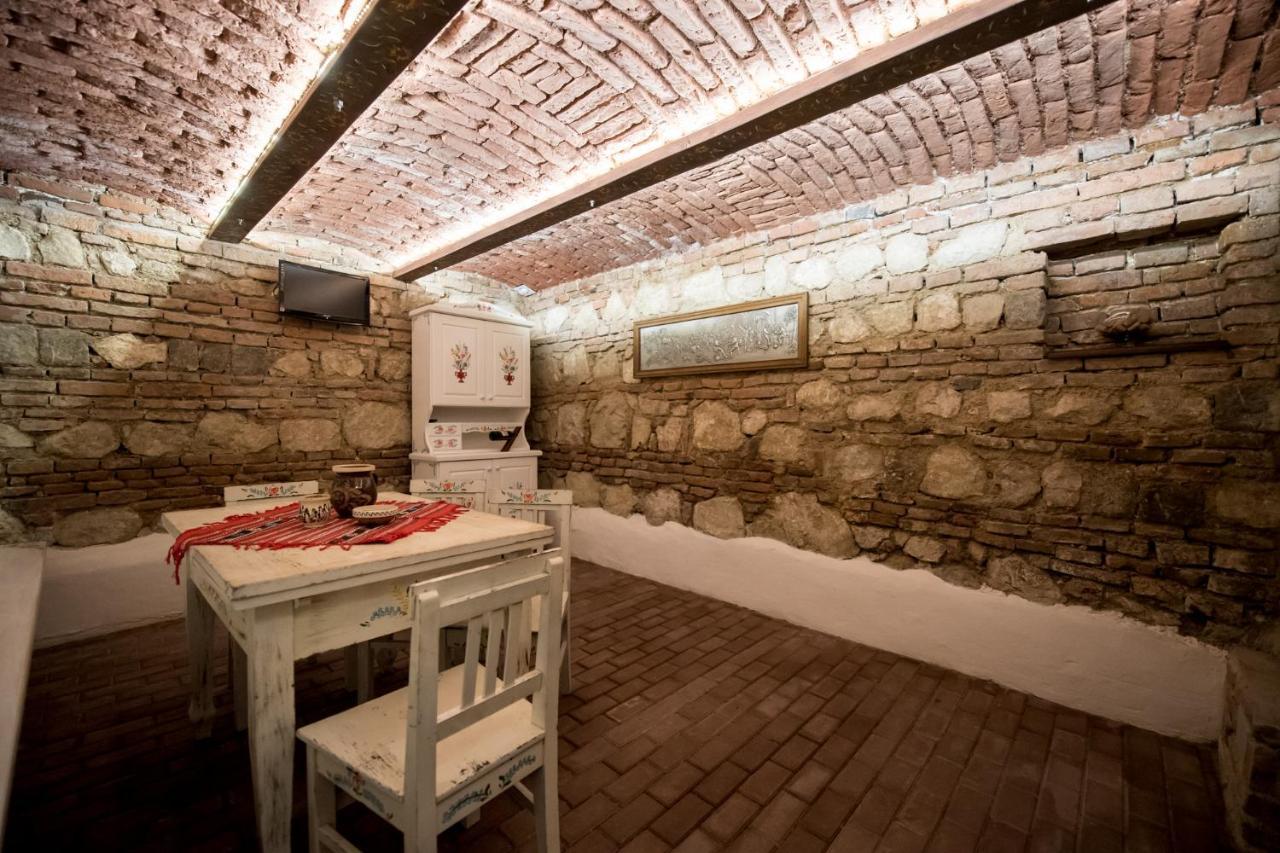 Vila Nicopole Art&Wine Braşov Esterno foto