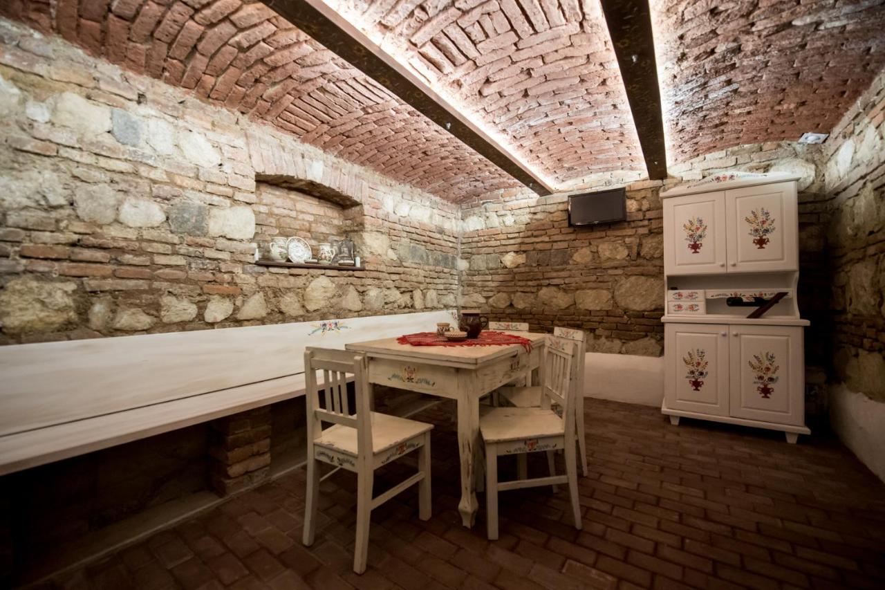 Vila Nicopole Art&Wine Braşov Esterno foto