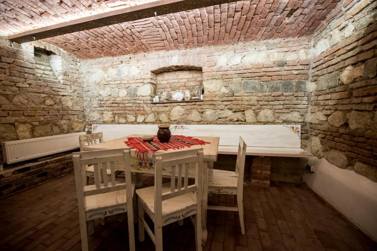 Vila Nicopole Art&Wine Braşov Esterno foto