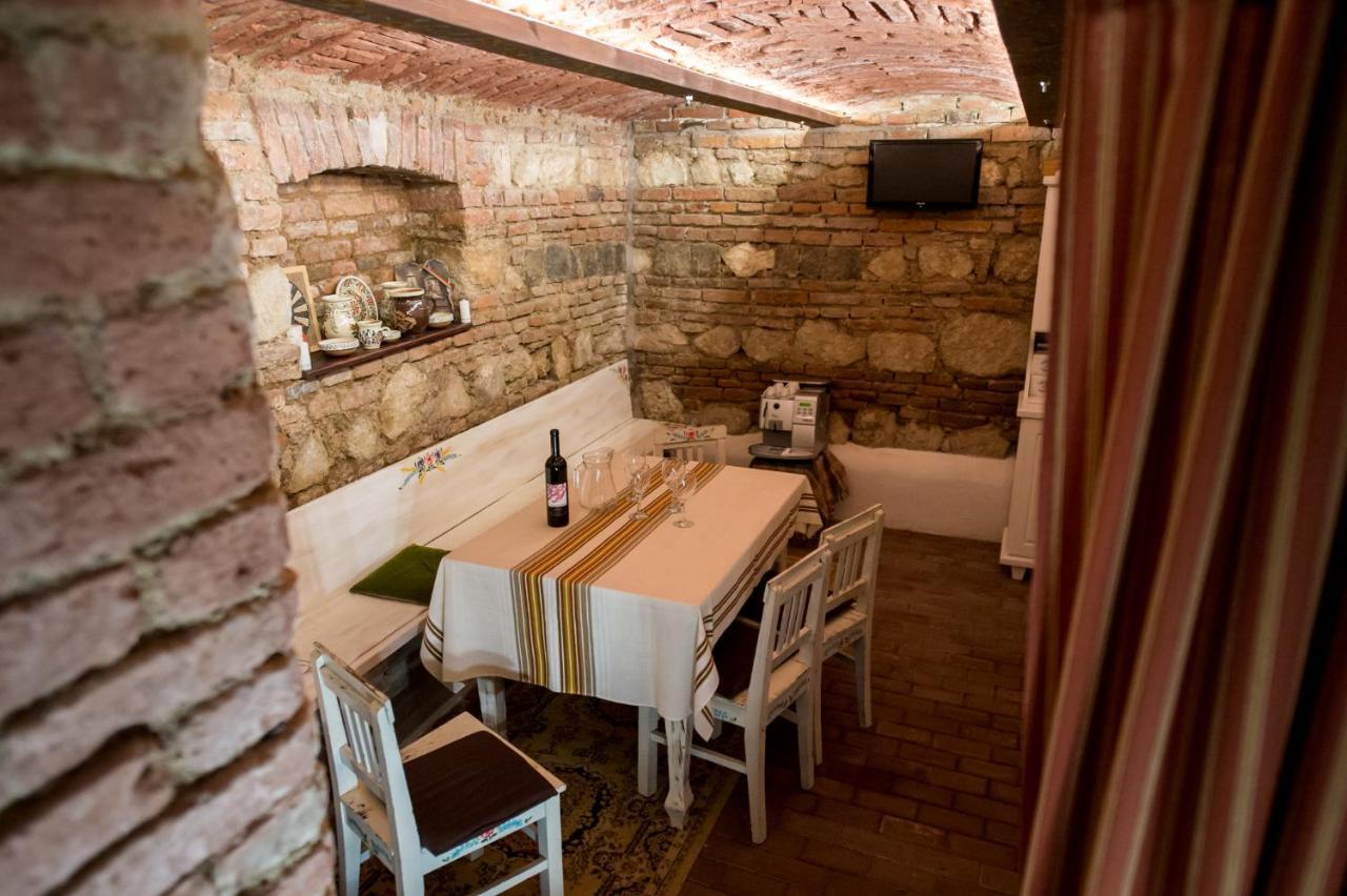 Vila Nicopole Art&Wine Braşov Esterno foto